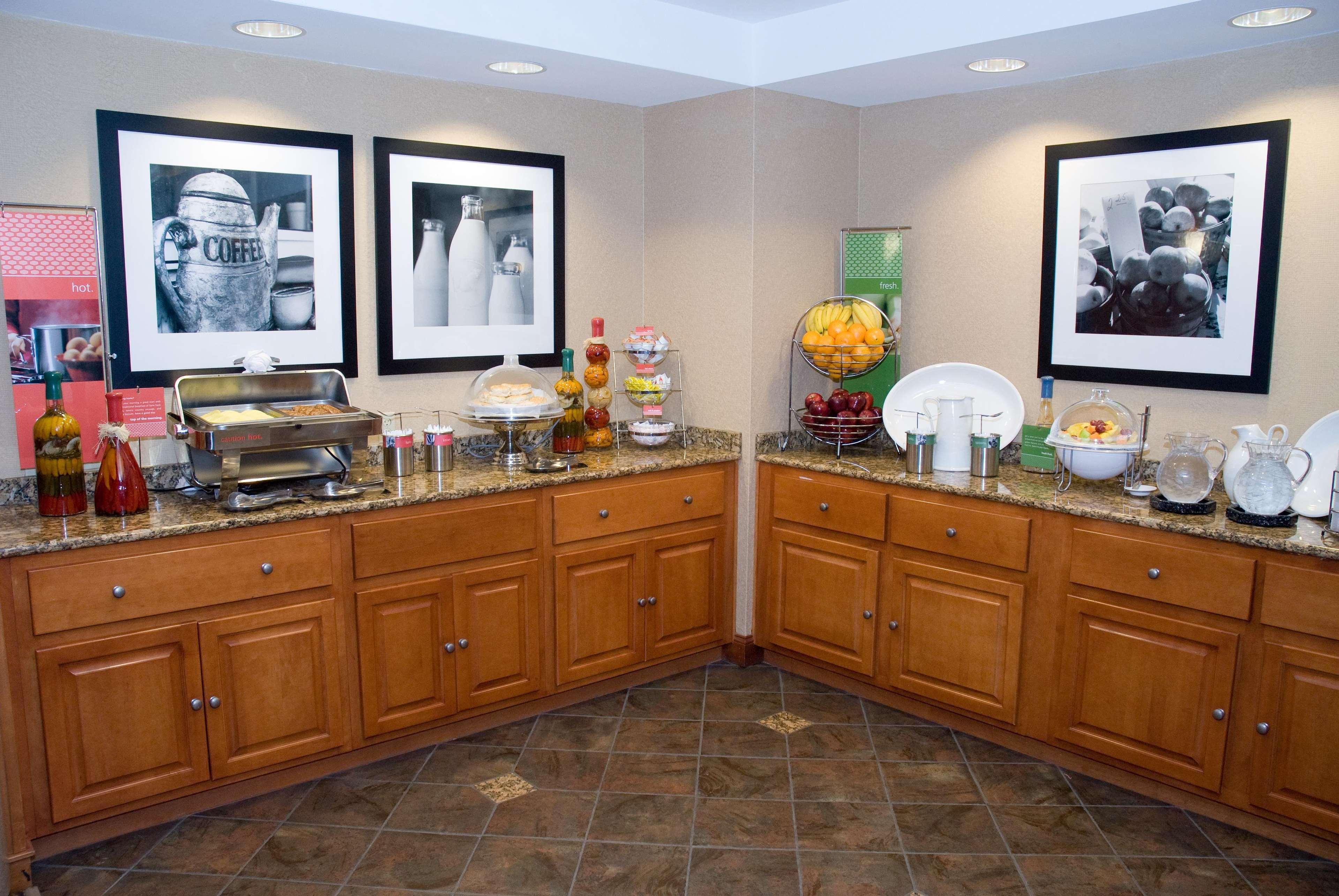 Hampton Inn & Suites By Hilton Manchester Bedford Restaurang bild
