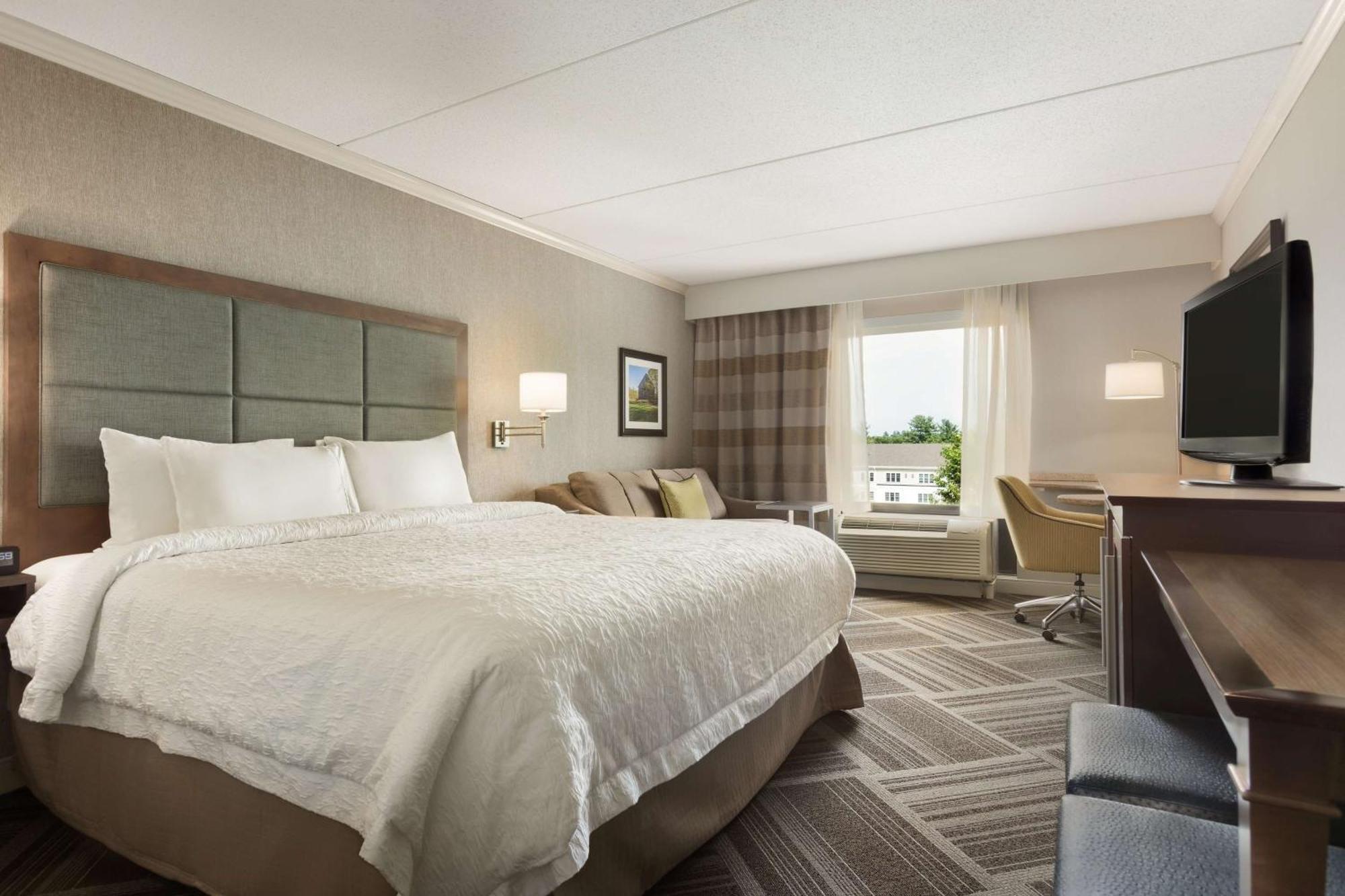 Hampton Inn & Suites By Hilton Manchester Bedford Exteriör bild