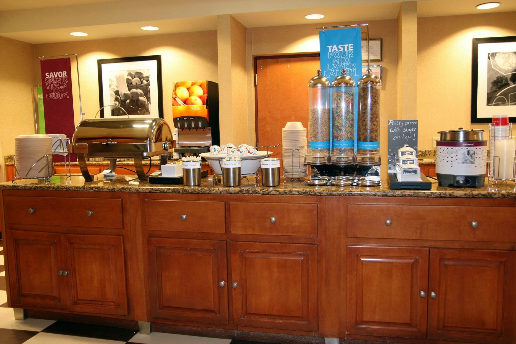 Hampton Inn & Suites By Hilton Manchester Bedford Exteriör bild